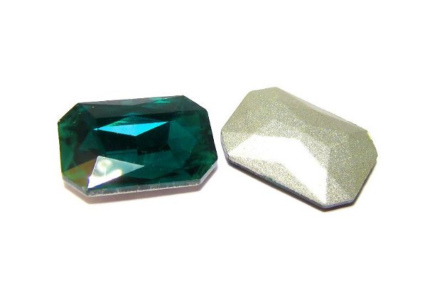 Cabochon din sticla, 18x27mm, verde smarald