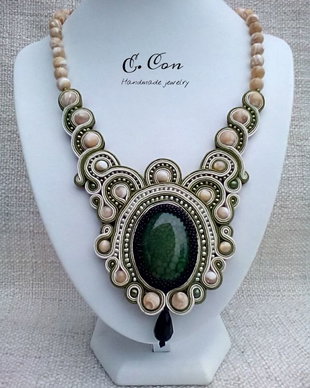 Colier soutache statement
