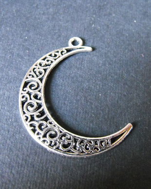 PANDANTIV LUNA - 41 X 31 MM