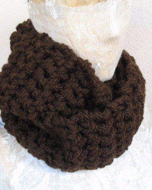 Fular/guler/cowl crosetat, maro