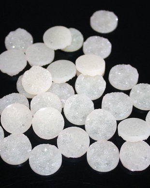 Cabochon rasina
