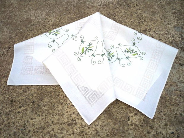 Broderie cu lacramioare