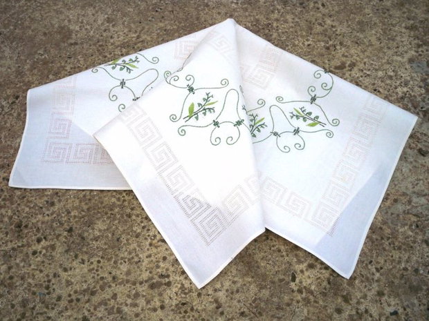 Broderie cu lacramioare
