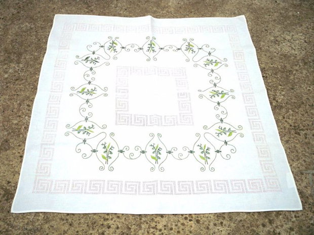 Broderie cu lacramioare