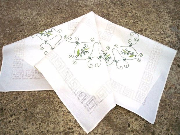 Broderie cu lacramioare