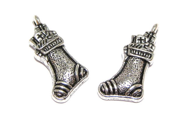 Pandantiv metalic, argintiu antichizat, cizmulita, 24.5x15 mm