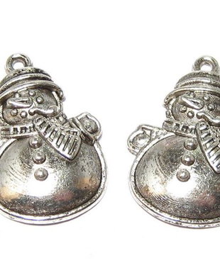Pandantiv metalic, argintiu antichizat, om de zapada, 25.5x17.5 mm