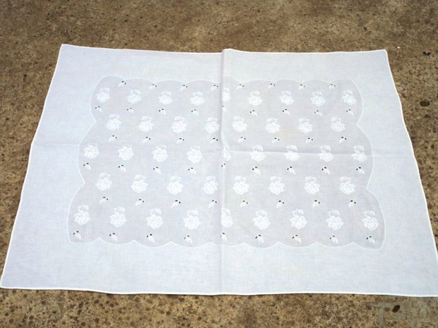 Broderie cu trandafiri