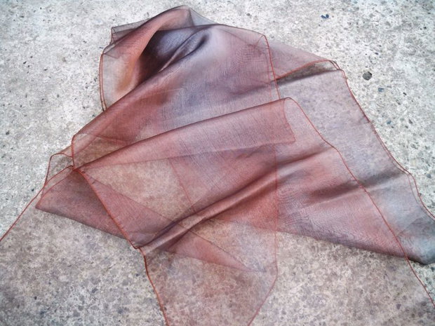 Organza maronie