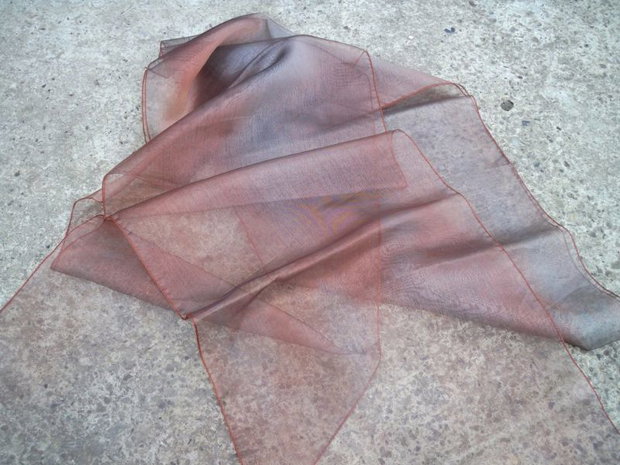 Organza maronie