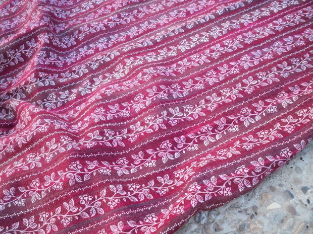 Material textil cu imprimeuri