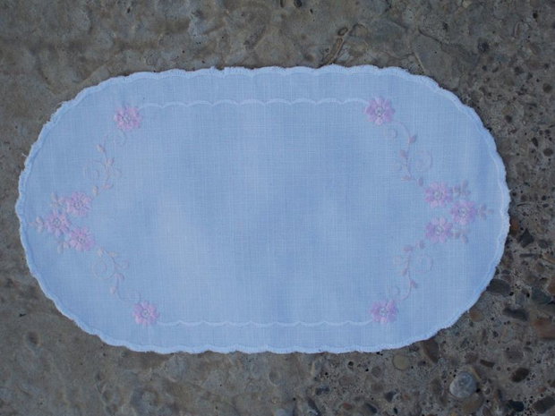 Broderie roz