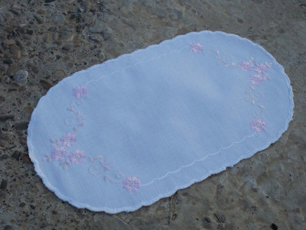 Broderie roz