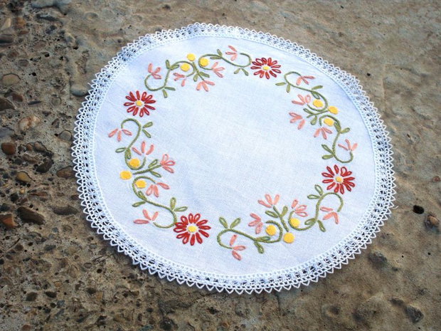 Accesoriu cu broderie