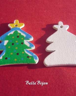 Ornament bradut din lemn aprox 2x29x37 mm