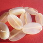 Pandantiv oval din agate albe cu incluziuni aprox 5x21-23x33-37 mm