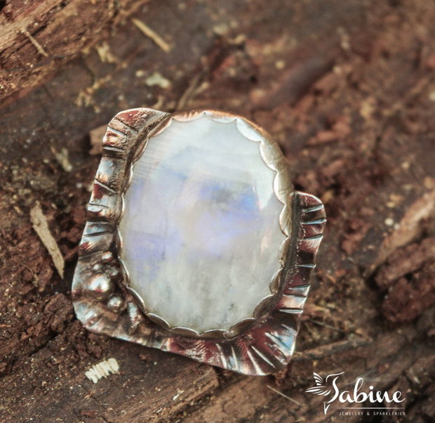 Inel argint 925 şi moonstone. Inel masiv, rustic, patinat, texturat