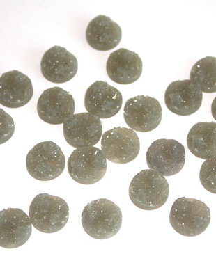 Cabochon rasina