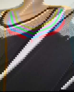 BLUZA BRODATA CU MARGELE DIN LEMN