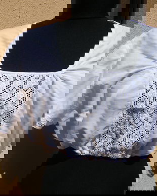 Bluza rustica cu dantela