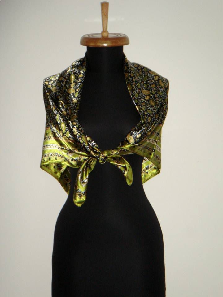 LICHIDARE DE STOC - Esarfa vintage XL din matase artificiala plina, cu imprimeu oriental