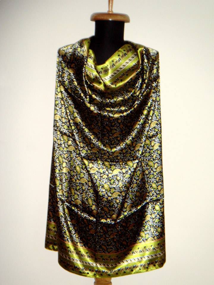 LICHIDARE DE STOC - Esarfa vintage XL din matase artificiala plina, cu imprimeu oriental