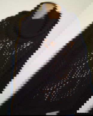 Pulover negru dantelat