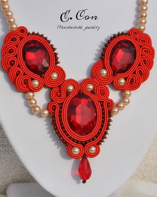 Colier rosu soutache