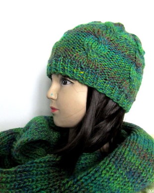 Fular si Caciula verde tricotata manual fular circular infinity beanie