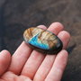 REZERVAT - M - Cabochon gigant cu labradorit natural -  Superb!
