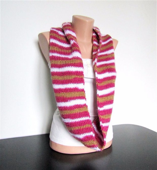Fular Caciula Set circular tricotat manual roz maro alb dungi