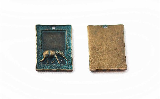 Pandant  rectangular cu elefant oriental si patina verdigris - baza cabochon