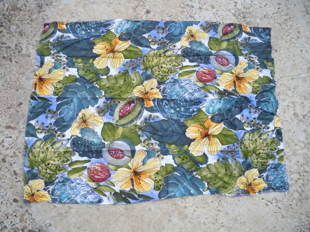 Material textil cu imprimeuri