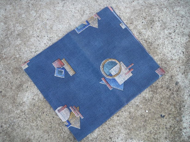 Material textil cu imprimeuri