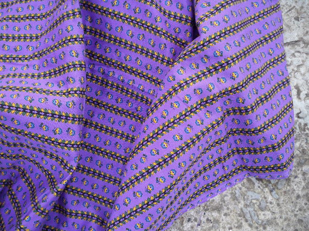 Material textil cu imprimeuri
