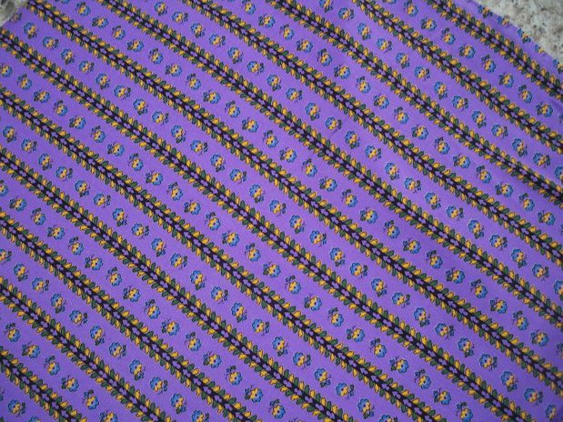 Material textil cu imprimeuri