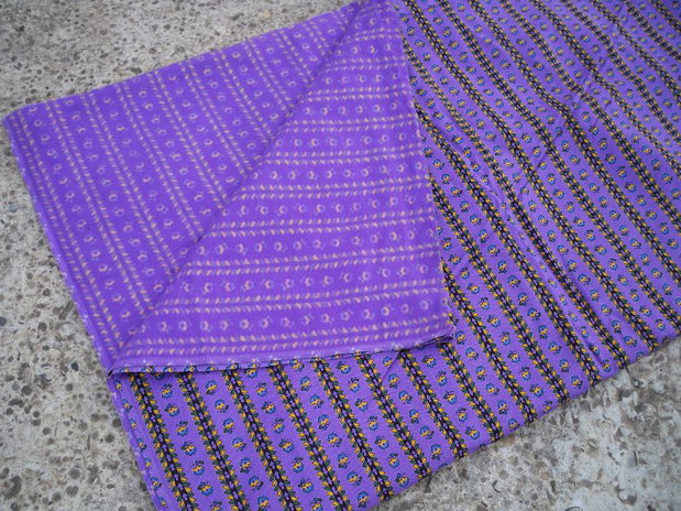 Material textil cu imprimeuri
