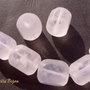 Cuart roz forma paralelipipedica rotunjit la colturi si matuit aprox 18x14x14 mm