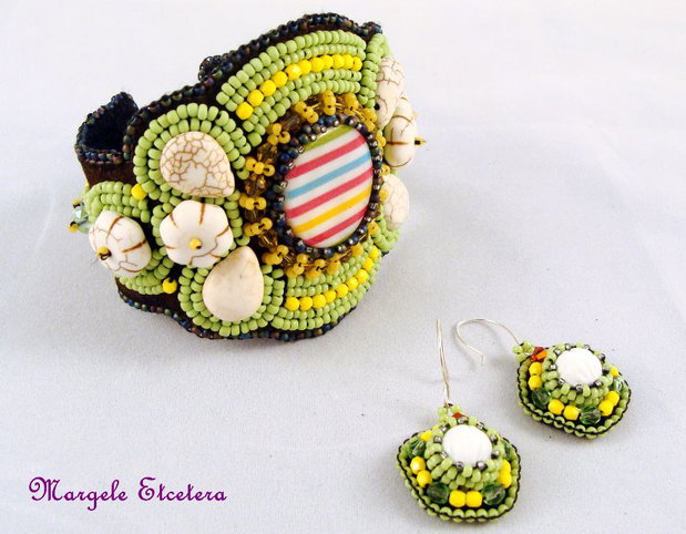 Set bratara si cercei cu motive florale, UNICAT