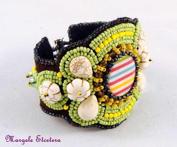 Set bratara si cercei cu motive florale, UNICAT