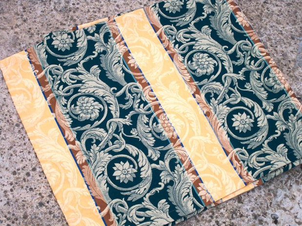 Material textil cu imprimeuri