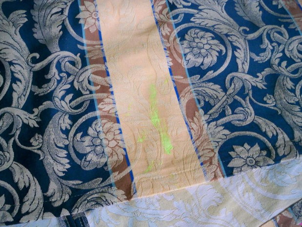 Material textil cu imprimeuri
