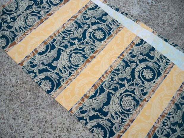 Material textil cu imprimeuri
