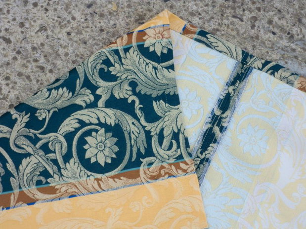 Material textil cu imprimeuri