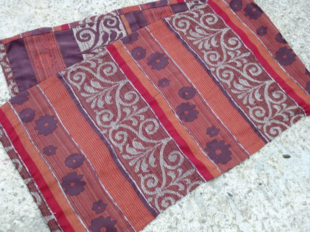 Material textil nuante maronii