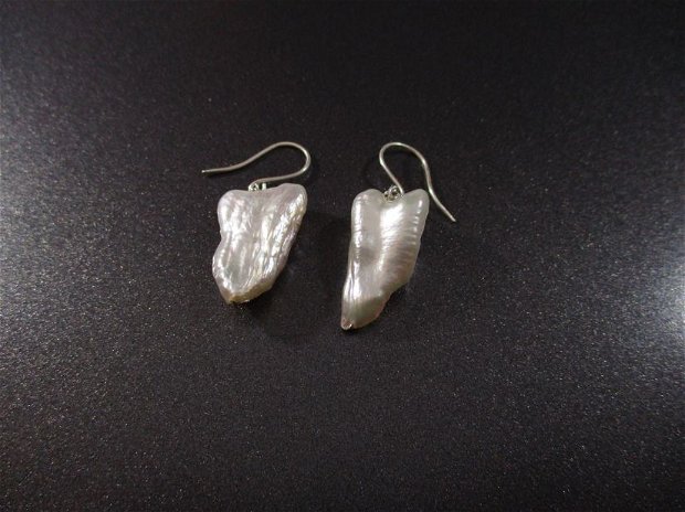 Cercei asimetrici argint si perle biwa