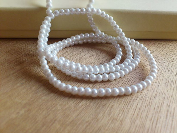 10b perle sticla, alb, 4mm (GSLAK 063)