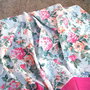 Material textil inflorat