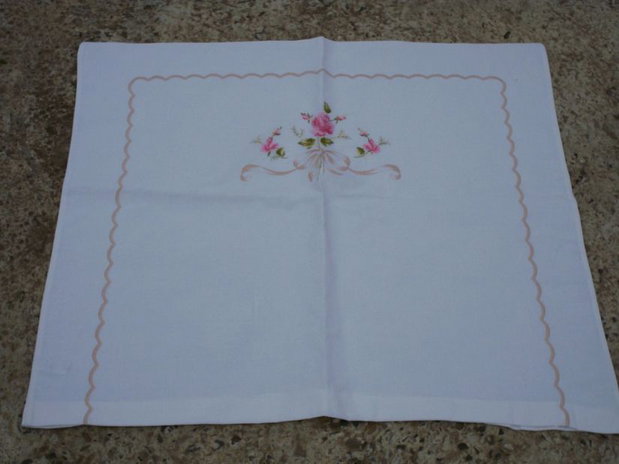 Broderie roz