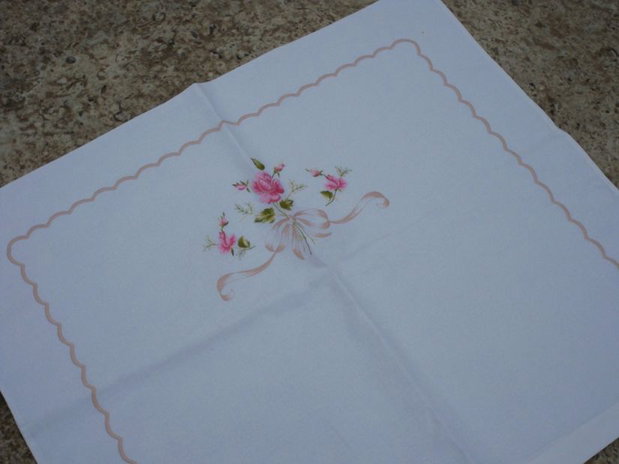 Broderie roz
